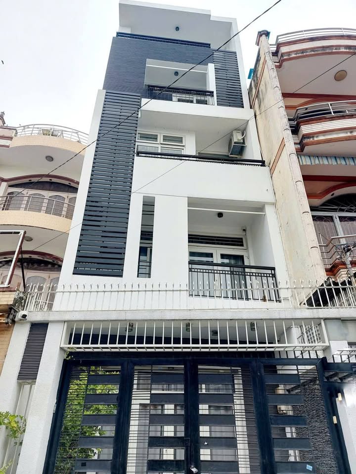 Mặt tiền Đặng Lộ, Tân Bình 111m² giá 20,5 tỷ - Nhà đẹp sang trọng, tiện ích đầy đủ!