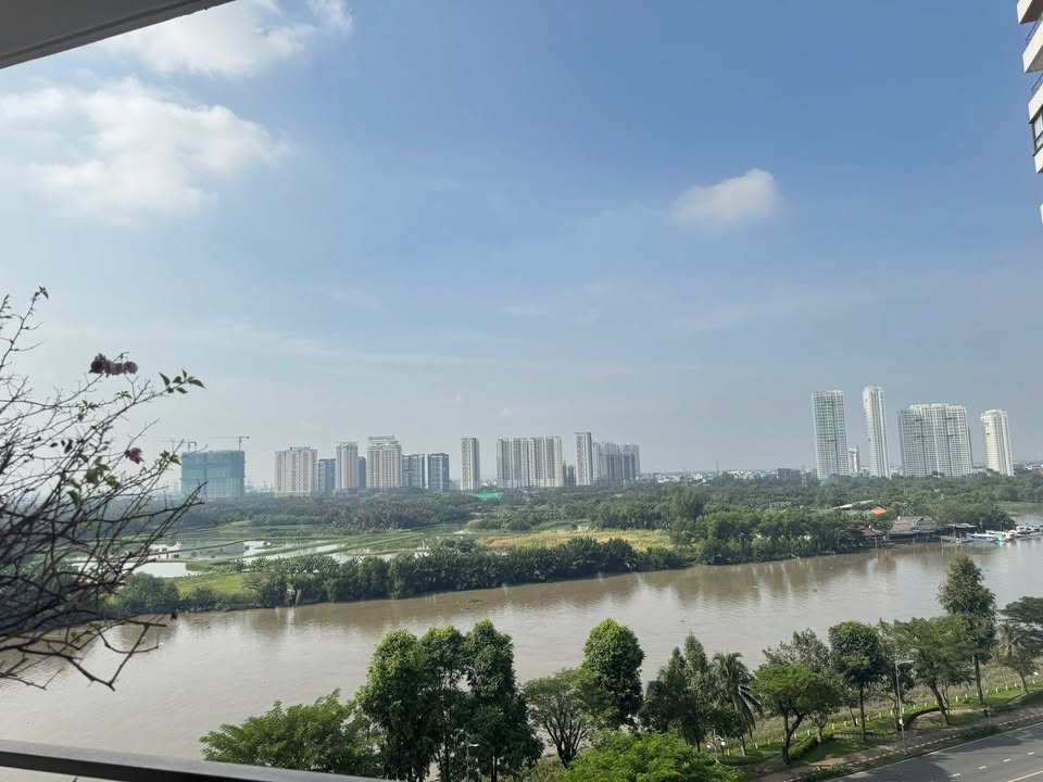 Căn hộ Panorama Tôn Dật Tiên 143m² giá 18.5 tỷ - Full nội thất view sông thoáng mát!