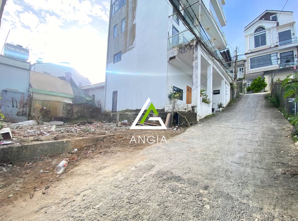 Lô đất Lê Hồng Phong, Đà Lạt 64m² giá 4 tỷ - Sổ đỏ chính chủ, xây dựng ngay!