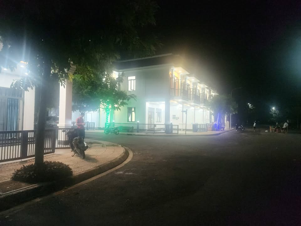 Nhà nguyên căn 4 phòng ngủ tại Young Town Tây Bắc, Đức Lập Thượng – Giá thỏa thuận hấp dẫn!