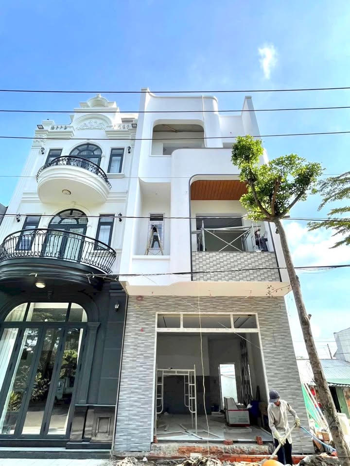 Nhà mặt tiền đường Xuân Hồng, quận Bình Thủy, diện tích 40m² - Giá chỉ 3.99 tỷ!