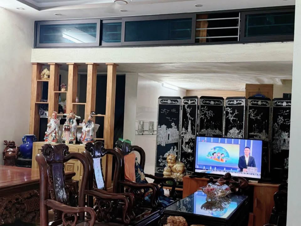 Bán nhà hai tầng mặt tiền đường Phạm Vấn 68m² giá 6.9 tỷ - Vị trí kinh doanh sầm uất!