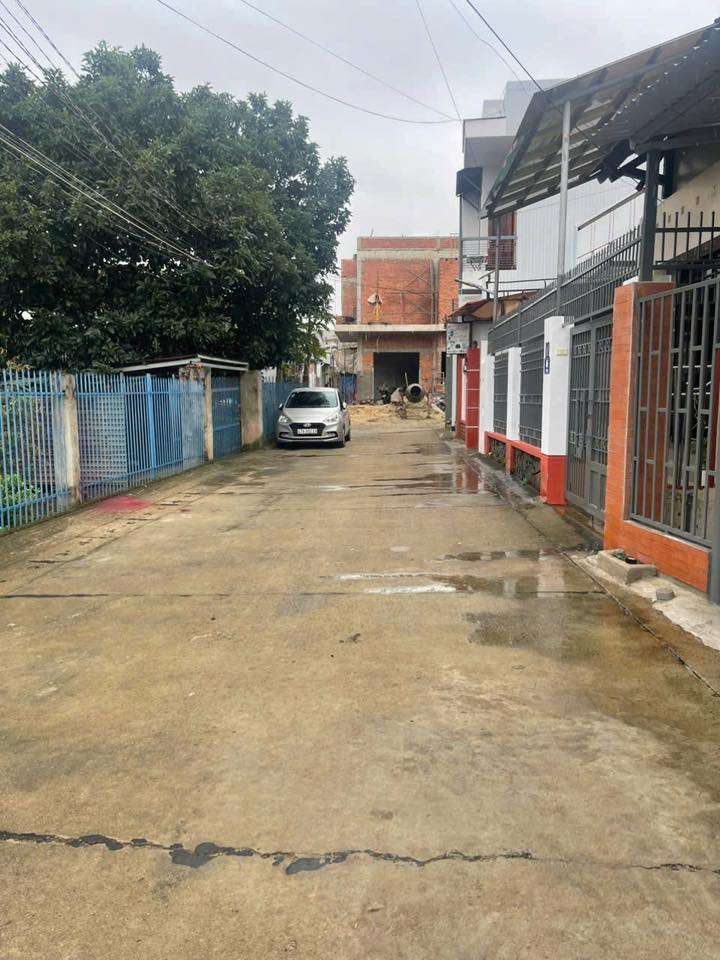 Đất nền mặt tiền Y Bhin Buôn Ma Thuột 95m² giá 3.69 tỷ - Vị trí đắc địa, tiện ích đầy đủ!