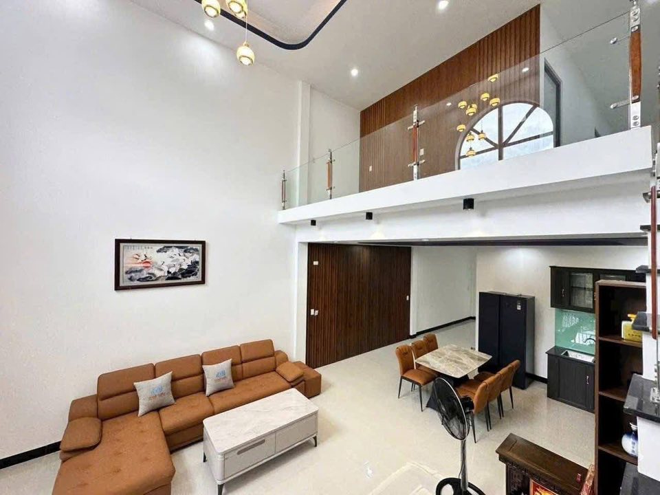 Nhà đẹp Hẻm 08 Nguyễn Thụy 100m² giá 2.4 tỷ - Nở hậu tài lộc, sẵn sàng vào ở!