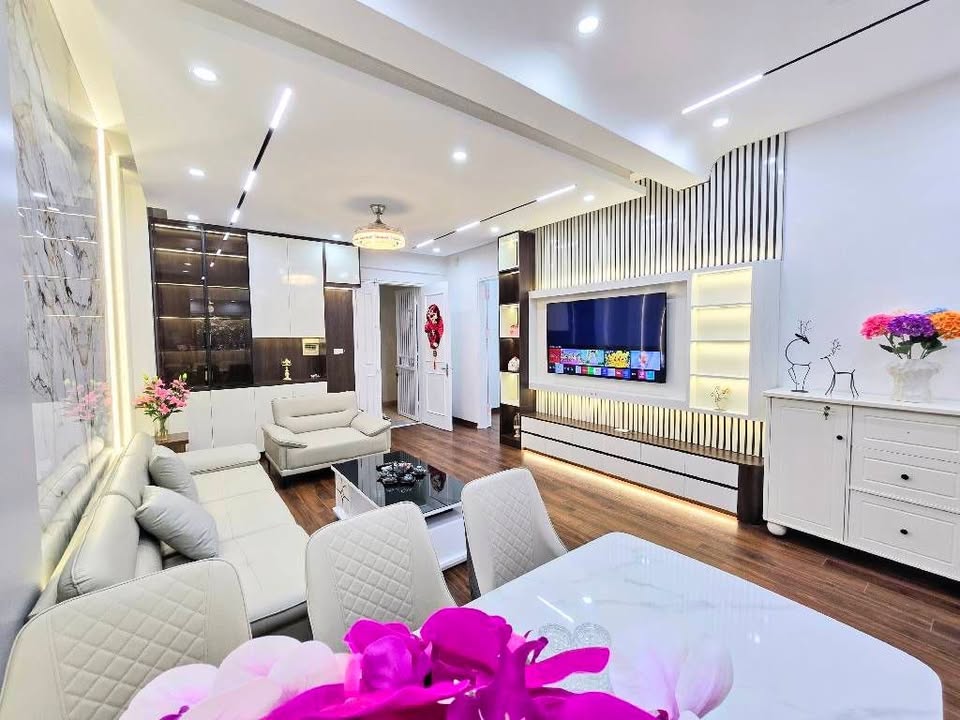 Căn hộ 3 phòng ngủ Việt Hưng 102m² giá 7 tỷ - Không gian sống lý tưởng!