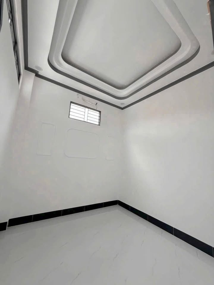 Nhà phố cổ điển Hòa Thành 60m² giá chỉ 1.39 tỷ - Sẵn sàng sở hữu!