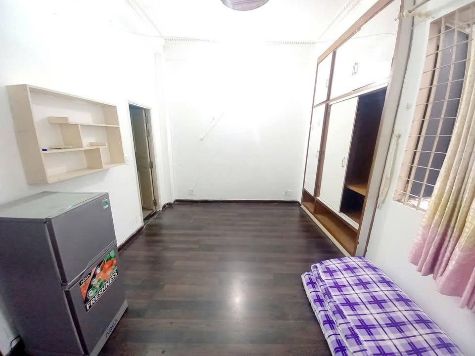 Phòng cho thuê đường 3/2 quận 10 chỉ 4.5 triệu - Sẵn máy lạnh, full nội thất!