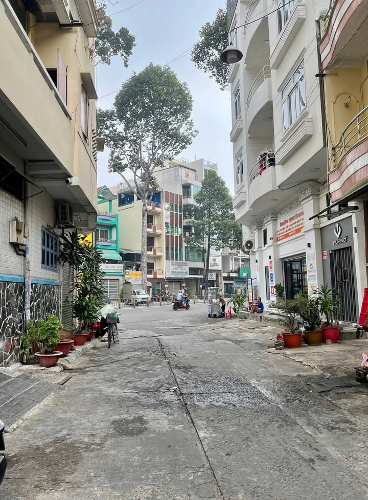 Nhà phố Đường 3 Tháng 2, Quận 11, 66m² giá 13 tỷ - Kinh doanh thuận lợi!