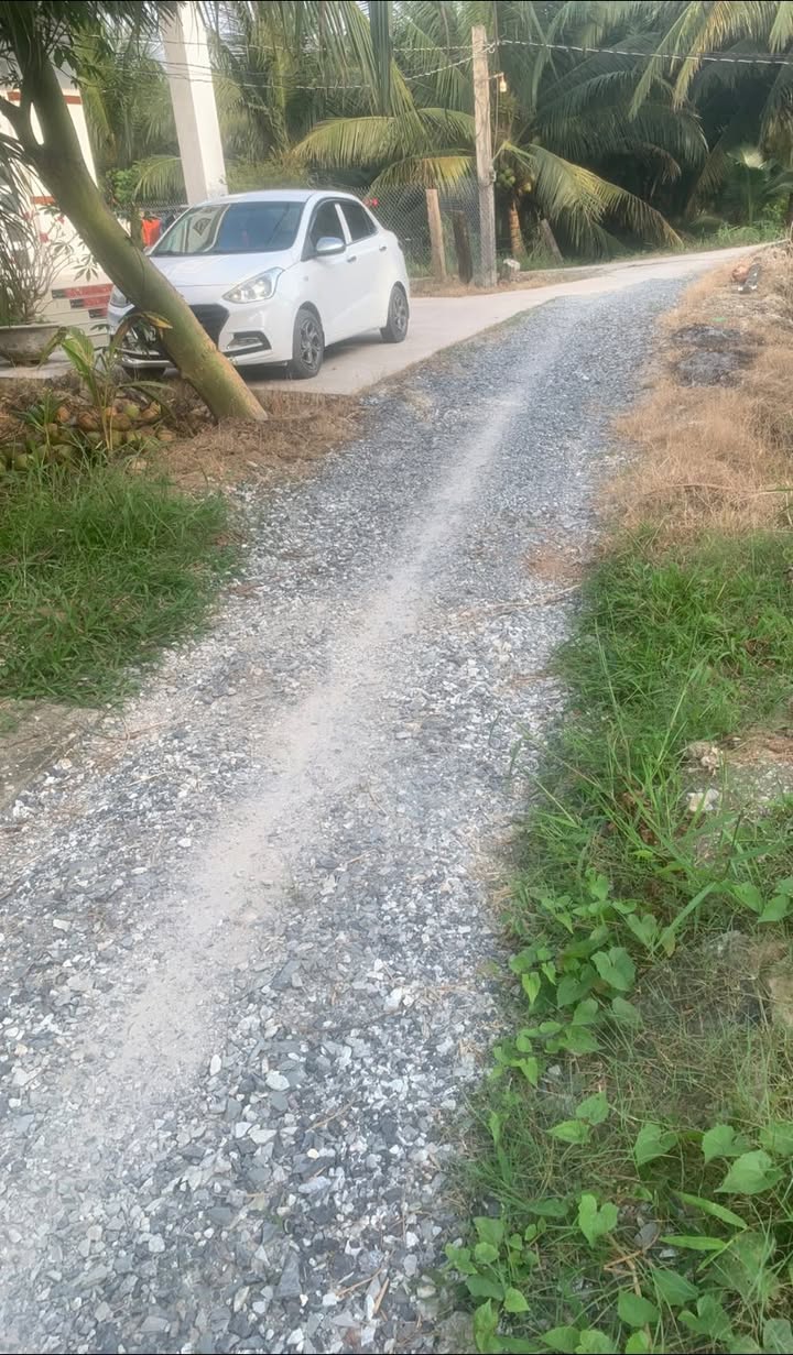 Đất nền Mỹ Hòa, Ba Tri, Bến Tre 1016m² giá 390 triệu - Mặt tiền lộ đá mi rộng rãi!