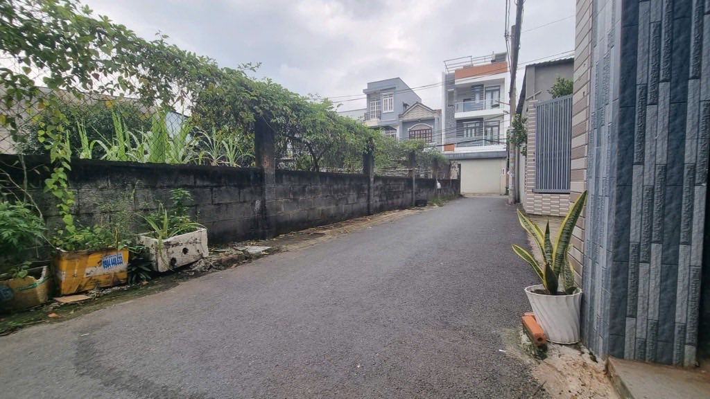 Nhà 3 tầng BTCT Tam Bình Thủ Đức 44,5m² giá 4 tỷ - Hẻm xe hơi, tiện ích đầy đủ!