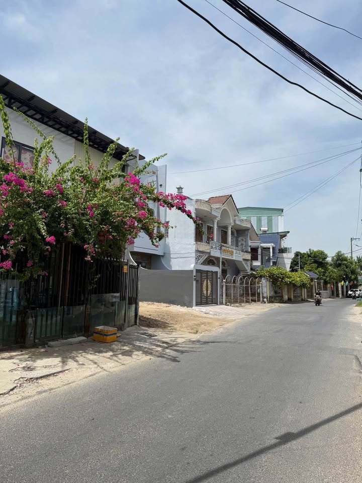 Dãy trọ đường Ngô Chân Lưu, 142m² giá 5.3 tỷ - Đầu tư sinh lời ngay!