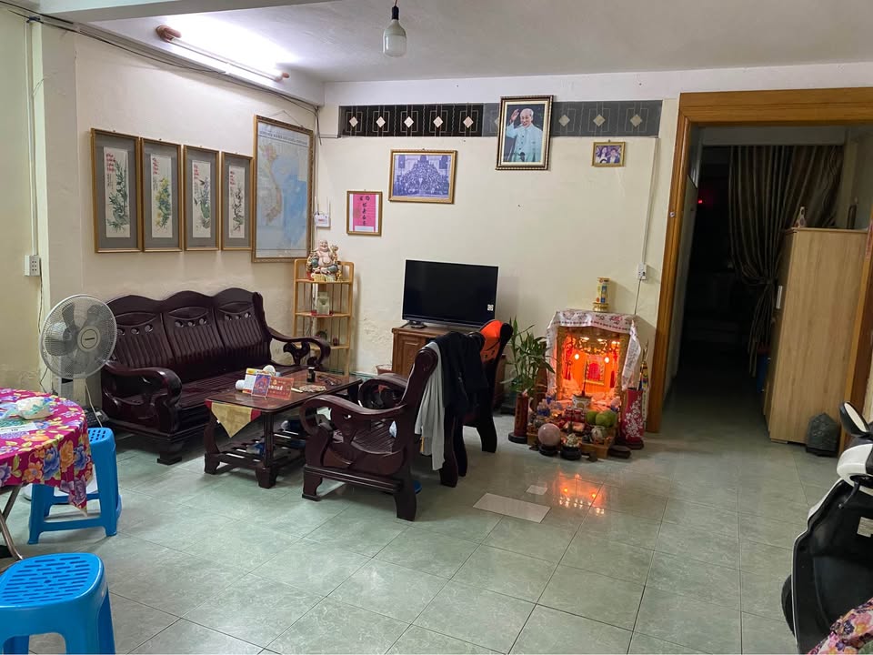 Nhà 2 tầng tại Kiệt Hoàng Văn Thụ, Hải Châu, Đà Nẵng 86.5m² giá chỉ 6.9 tỷ - Môi trường sống lý tưởng!