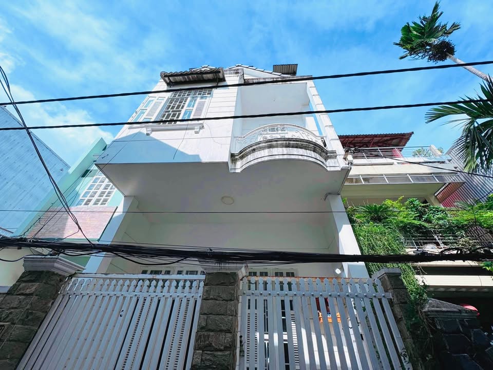 Nhà 3 Tầng Đường Lý Tự Trọng, Hải Châu, 67m² giá 5 tỷ - Gần TT Hành Chính!