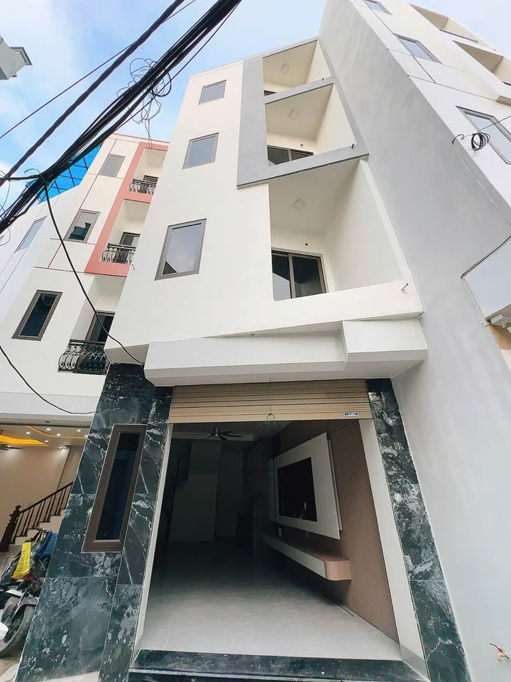 Bán nhà 4 tầng đường Bùi Sỹ Tiêm, phường Tiền Phong, giá 2 tỷ - Ô tô vào tận nơi!