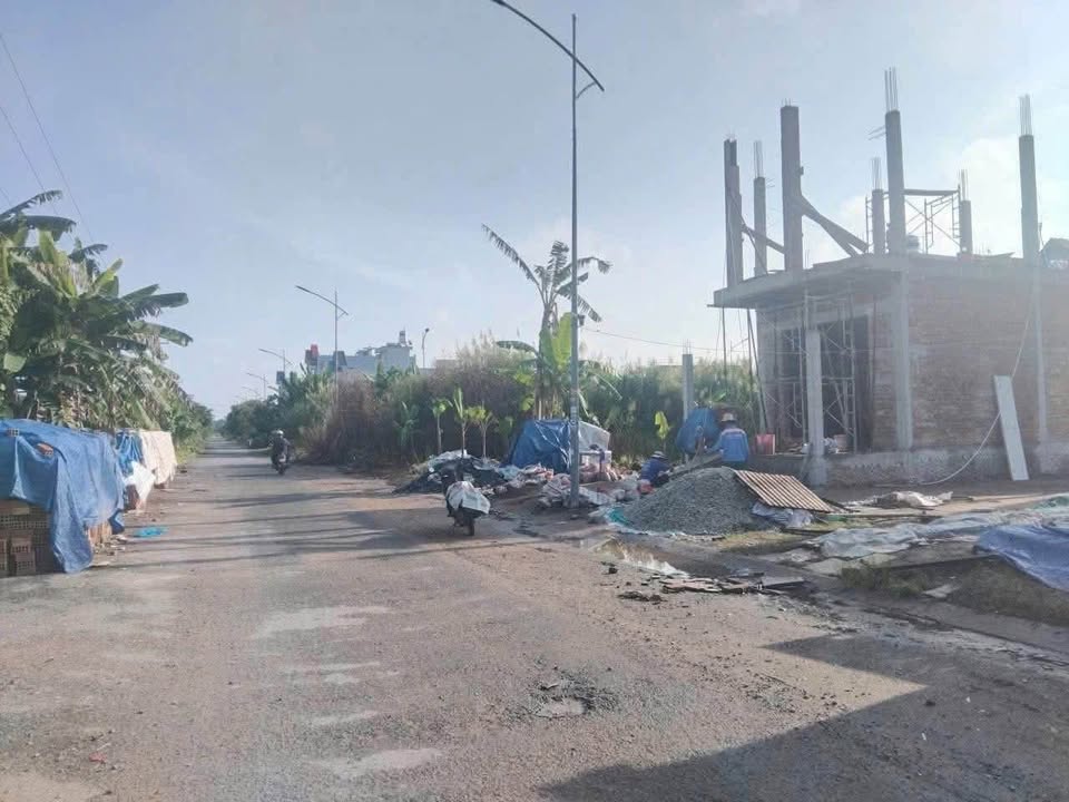 Đất nền góc 2 mặt tiền đường 2A, phường Long Hòa, 72m² - Giá chỉ 2.35 tỷ VND!