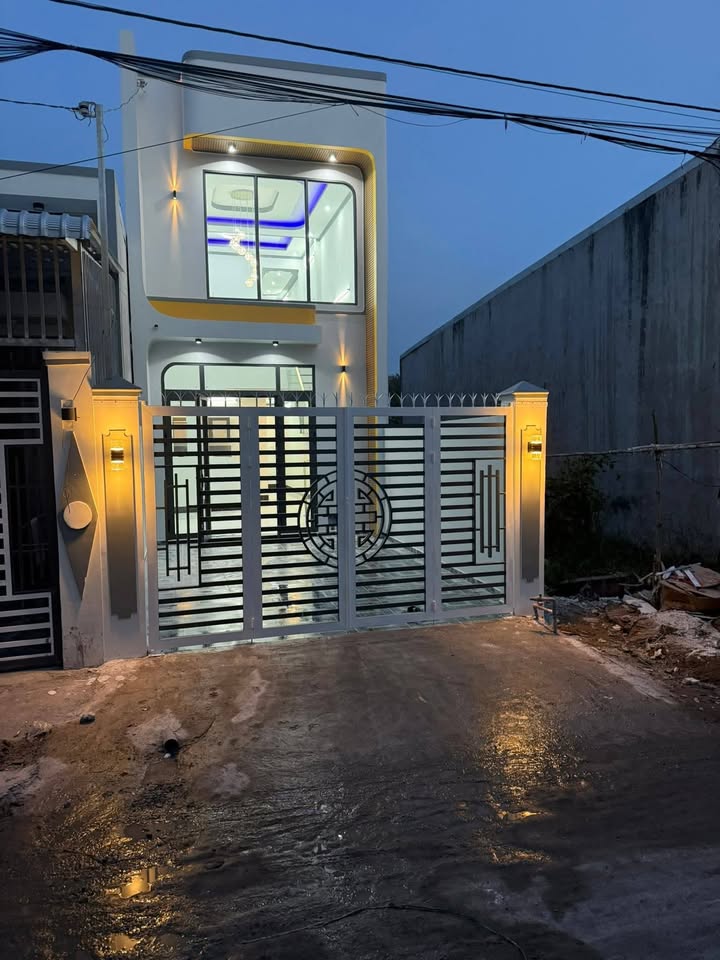 Nhà gác lửng Thới Lai 65.7m² giá chỉ 1.35 tỷ - Sân đậu xe hơi tiện lợi!