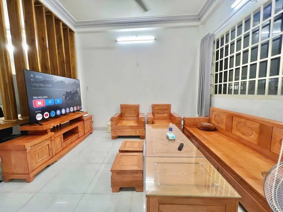 Nhà 3 tầng Hiệp Bình Phước 64m² giá 5.4 tỷ - Thiết kế hiện đại, vào ở ngay!