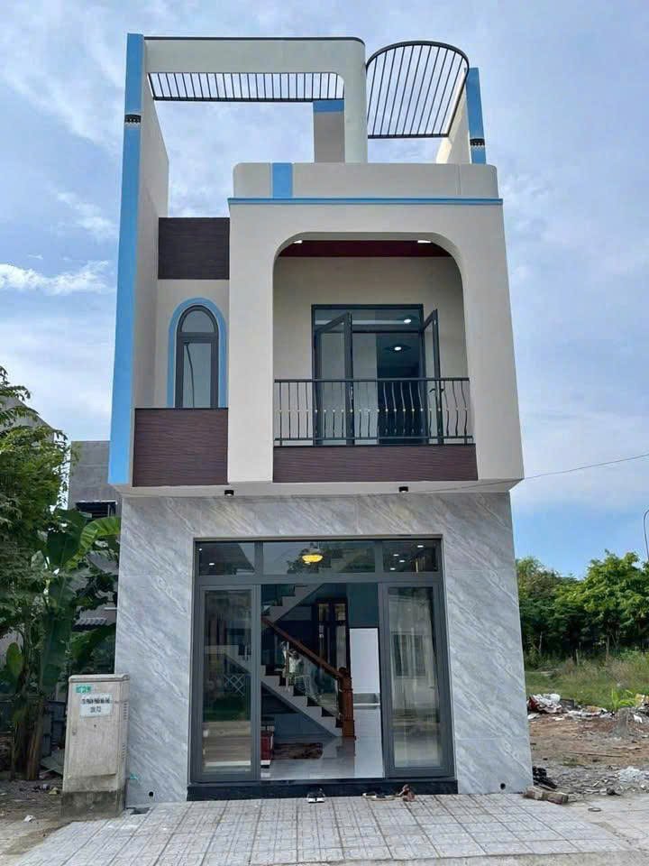 Nhà phố Tân Hiệp, Tân Uyên 140m² giá 1.8 tỷ - Cần bán gấp, cắt lỗ 500 triệu!