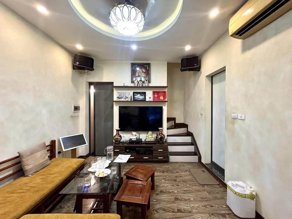 Mặt phố Tạ Quang Bửu, Hai Bà Trưng, 33m² giá 15 tỷ - Kinh doanh sầm uất!