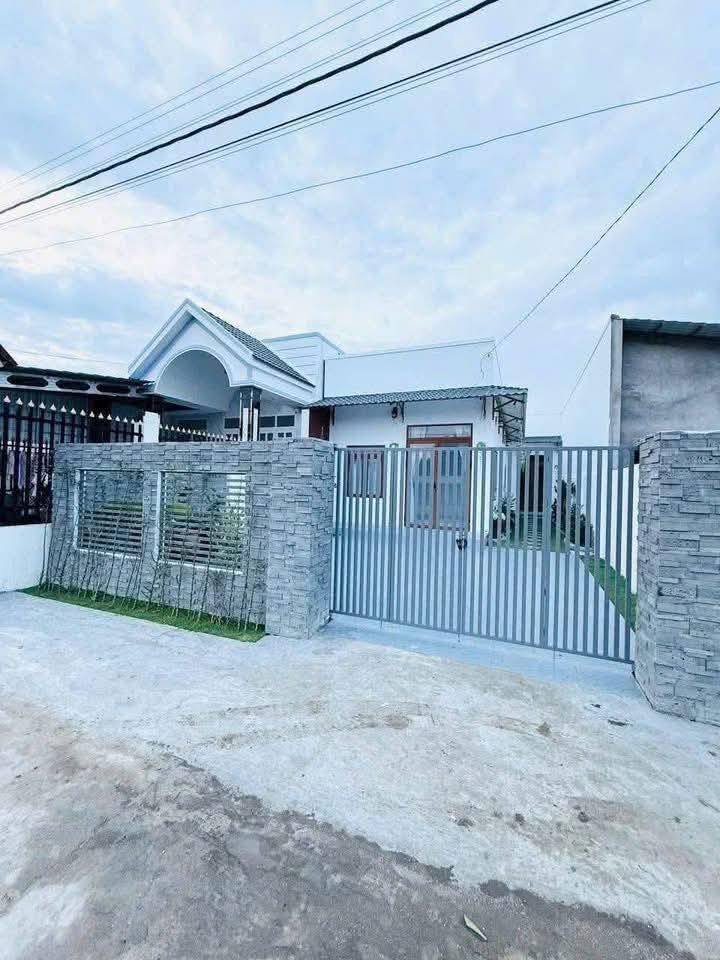 Nhà mới xây 175m² tại Tân Tây, Gò Công Đông - Sẵn sàng vào ở ngay!