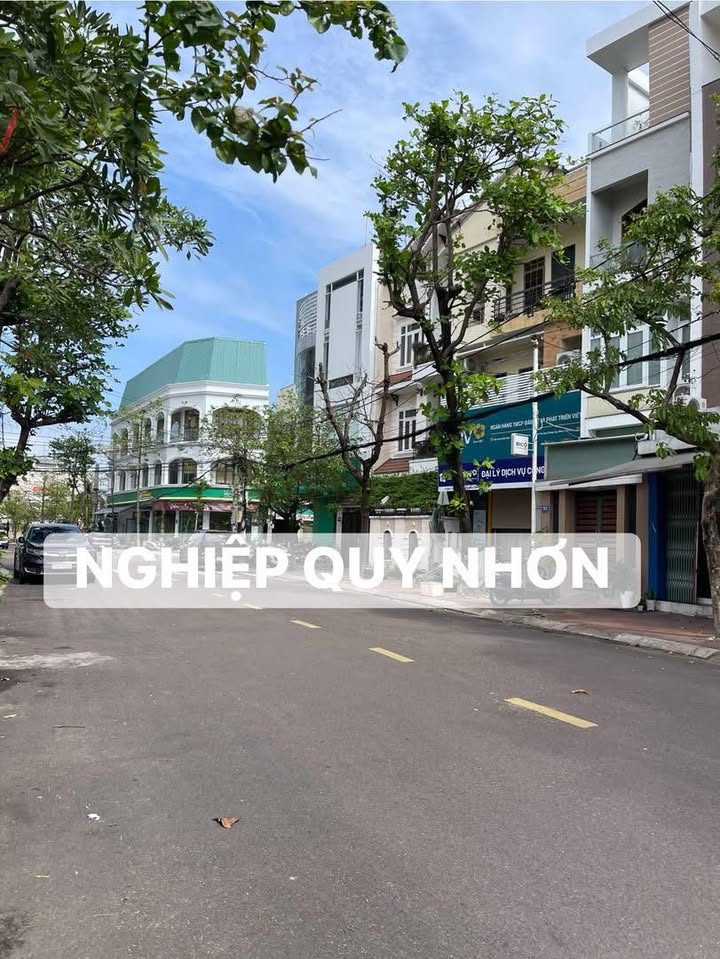 Nhà Mặt Tiền Tôn Đức Thắng, Quy Nhơn 70m² giá 12.5 tỷ - Tiềm năng kinh doanh lớn!