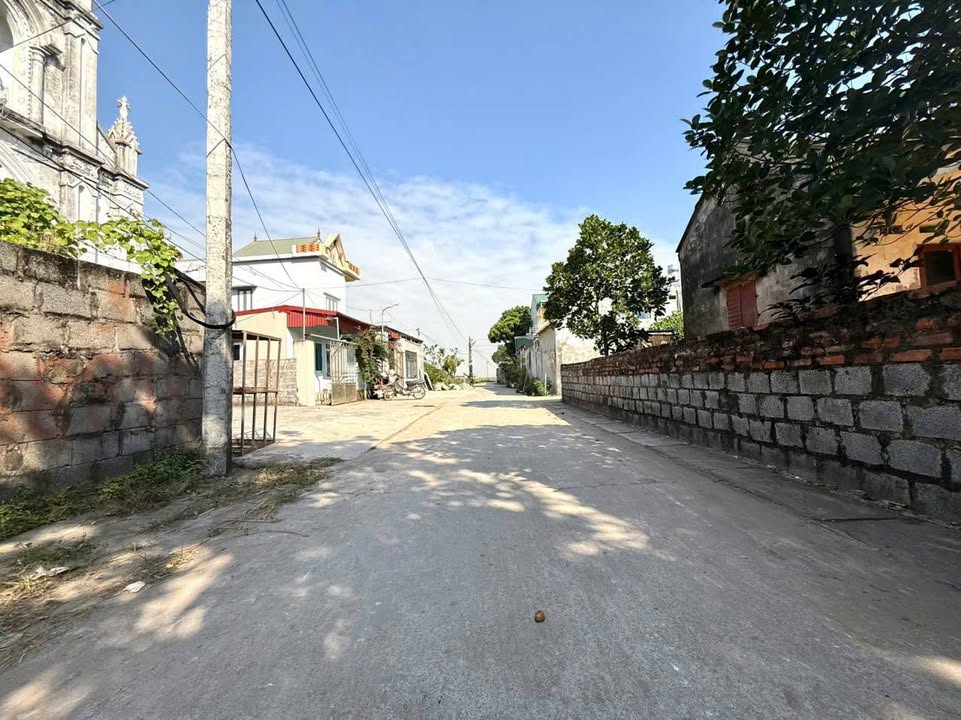 Biệt thự làng Hồng Bạch, Đông Hưng 192,5m² giá 800 triệu - Không gian sống lý tưởng!