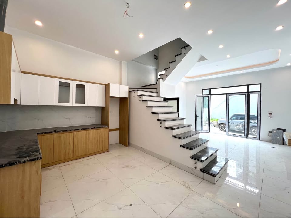 Nhà đẹp 2 tầng tại Phú Sơn, 43m² chỉ 2 tỷ - Đầu tư sinh lời ngay!