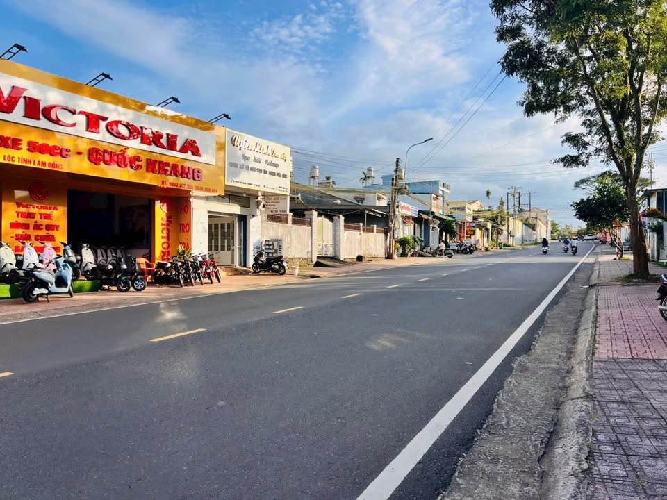 Nhà mặt tiền Huỳnh Thúc Kháng, Bảo Lộc 125m² giá 6.2 tỷ - Tiềm năng kinh doanh vượt trội!