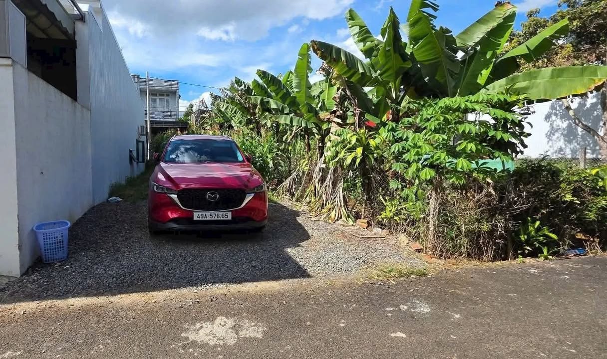 Đất thổ cư 2 mặt tiền hẻm 79 Nguyễn Bỉnh Khiêm, Bảo Lộc 105m² giá 2.35 tỷ - Cơ hội đầu tư vàng!