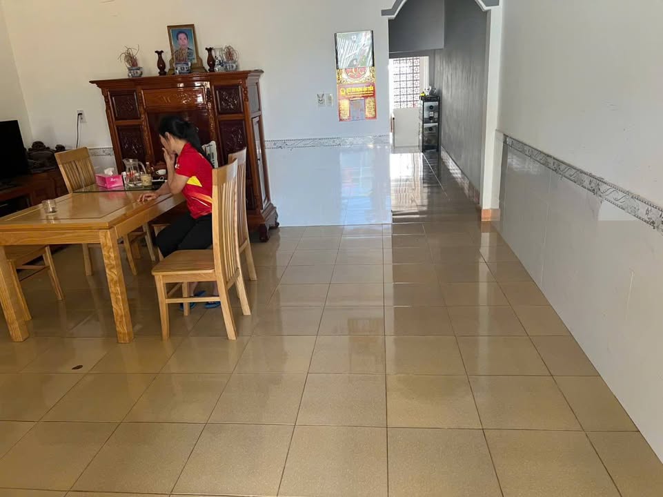 Nhà mặt tiền Phan Ngọc Hiển Bảo Lộc 165m² giá 2.3 tỷ - Sẵn sàng vào ở ngay!