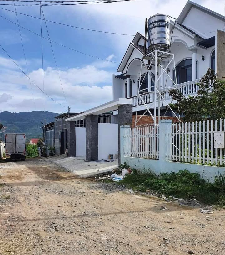 Đất Hẻm 115 Lam Sơn, Bảo Lộc 110m² giá 1.05 tỷ - Sổ đỏ sang tên nhanh chóng!