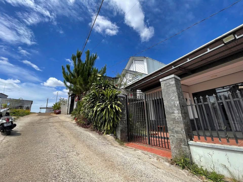 Nhà đẹp hẻm 200 Phan Đình Phùng Bảo Lộc 220m² - Dọn vào ở ngay!