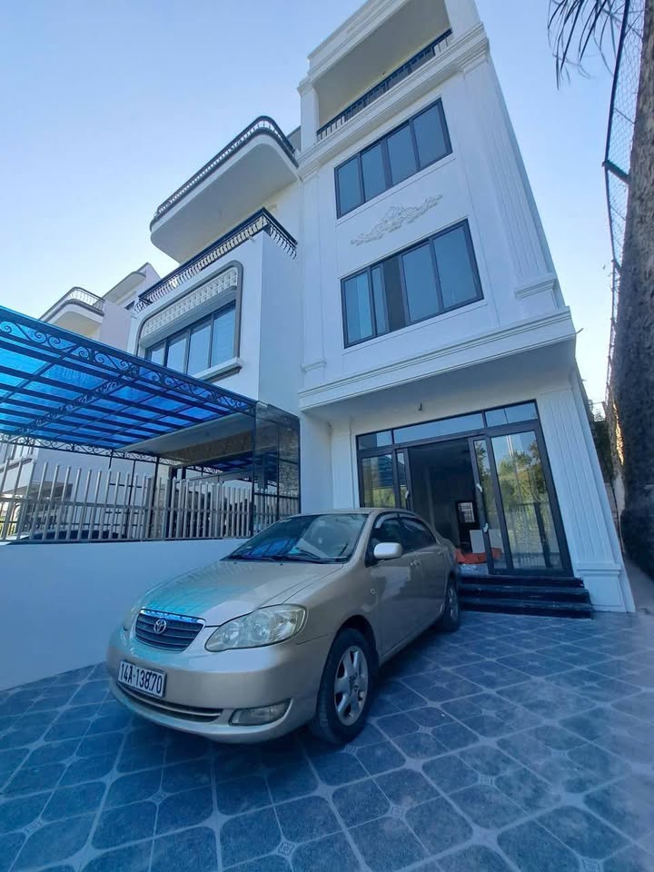 Bán nhà 3.5 tầng phố Cầu Trắng, Hạ Long 50m² giá 2.5 tỷ - Ô tô vào tận cửa!