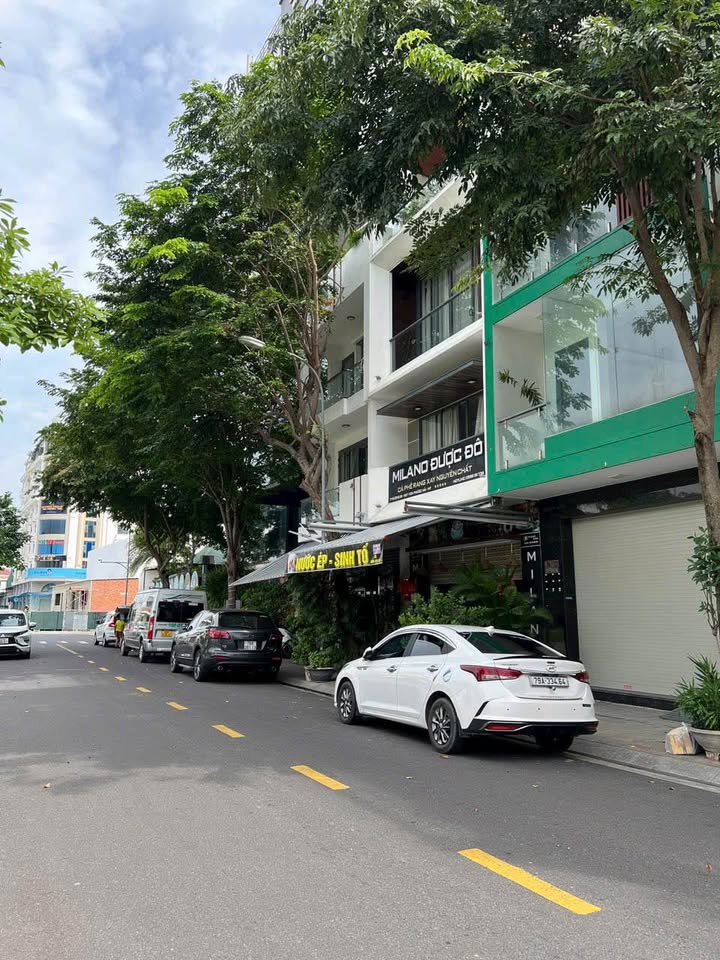 Nhà nguyên căn cho thuê tại đường Bùi Phùng, Nha Trang 75m² - Đối diện công viên, giá chỉ 20 triệu/tháng!