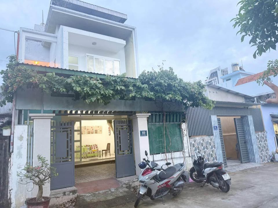 Nhà 3 tầng Vĩnh Hải Nha Trang 100m² giá chỉ 8.5 tỷ - Gần chợ Ba Làng, cơ hội đầu tư tuyệt vời!