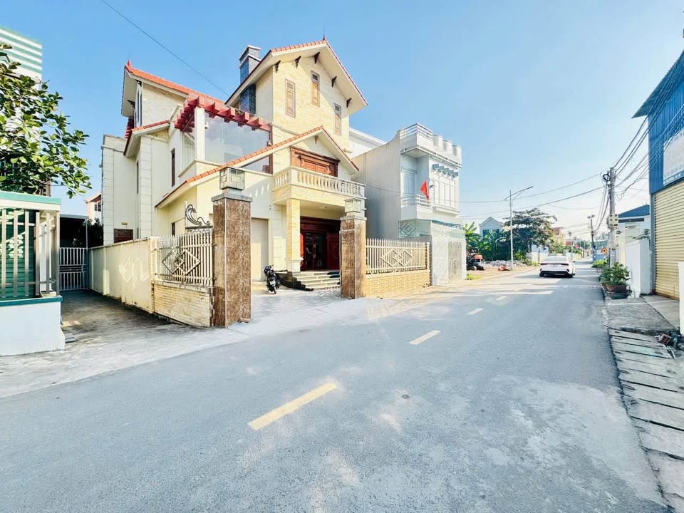 Nhà góc mặt đường nhựa Tân Dương - Thủy Nguyên 285m² giá 18 tỷ - Đẳng cấp hiếm có!