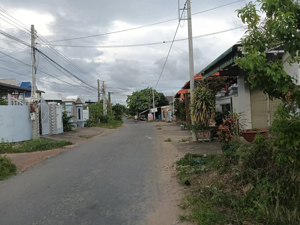 Lô đất La Gi 600m² giá 1.3 tỷ - Cơ hội đầu tư tuyệt vời!