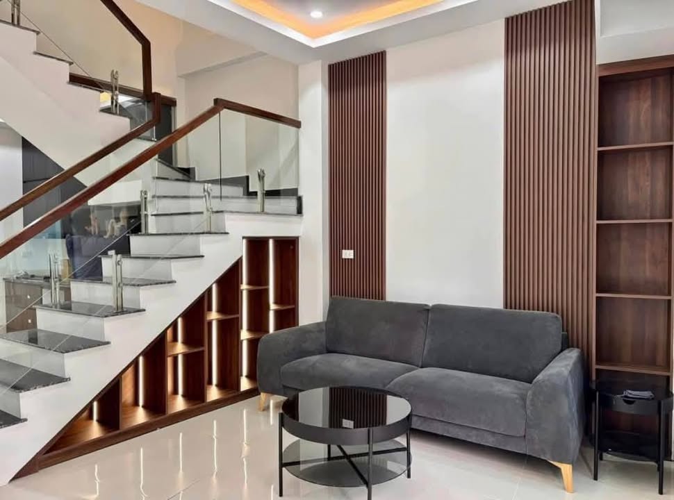 Nhà phố Cao Xanh 54m² giá 3 tỷ - Thiết kế hiện đại, ô tô đỗ cửa!