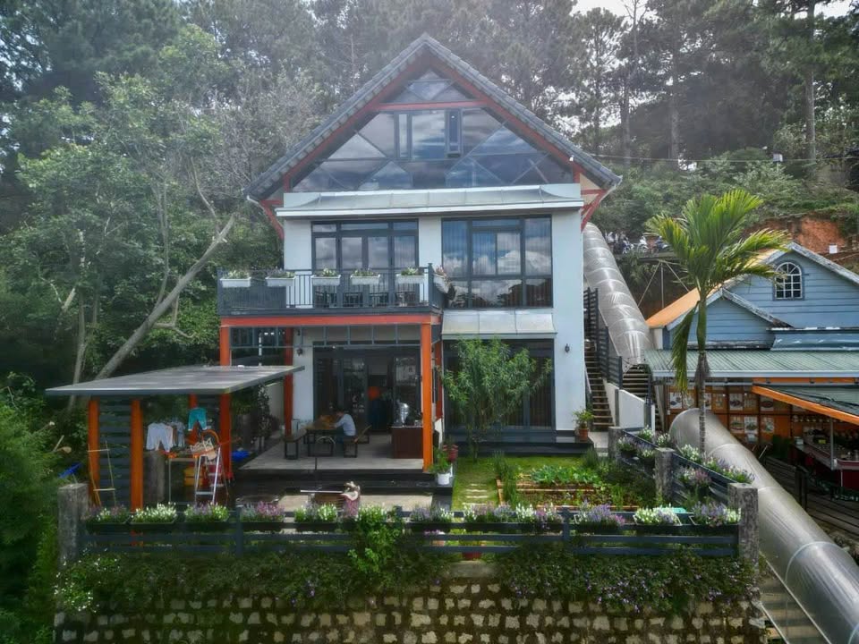 Nhà đẹp Hoàng Hoa Thám Đà Lạt 680m² giá 12 tỷ - Kinh doanh du lịch ổn định!