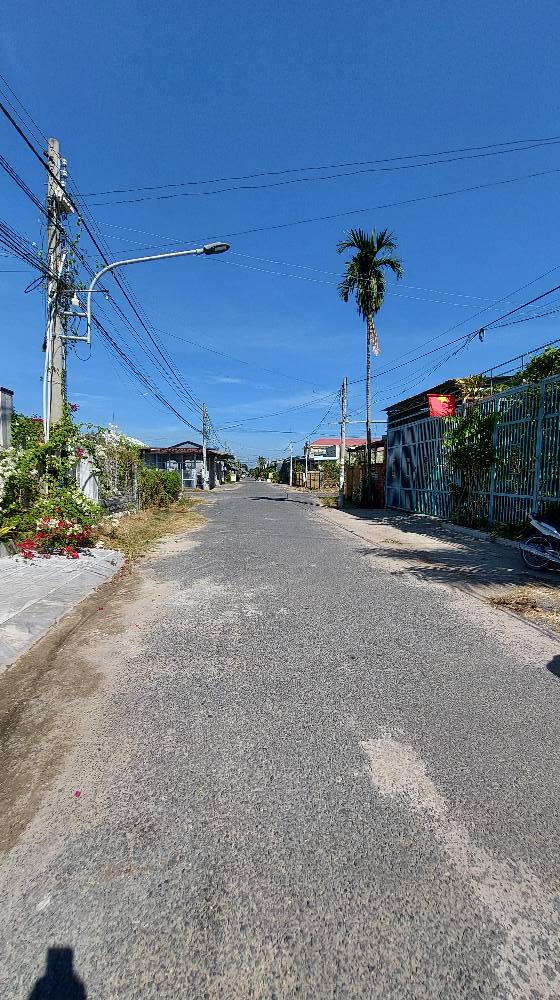 Nhà phố Hiệp Ninh Tây Ninh 180m² giá 2.4 tỷ - Sang trọng, dọn vào ở ngay!