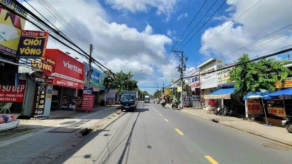 Nhà mặt tiền Nguyễn Tri Phương Dĩ An 200m² giá 9.5 tỷ - Đầu tư sinh lời ngay!