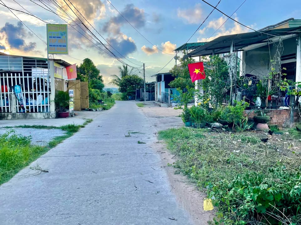 Đất nền Tịnh Phong Sơn Tịnh 100m² giá 800 triệu - Tiềm năng đầu tư lớn!