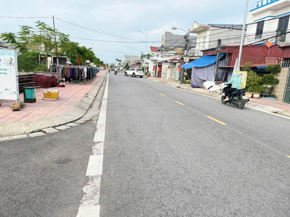 Bán gấp FrontHouse mặt đường Chợ Quý Kim, Hợp Đức, Đồ Sơn 100m² - Kinh doanh sầm uất!