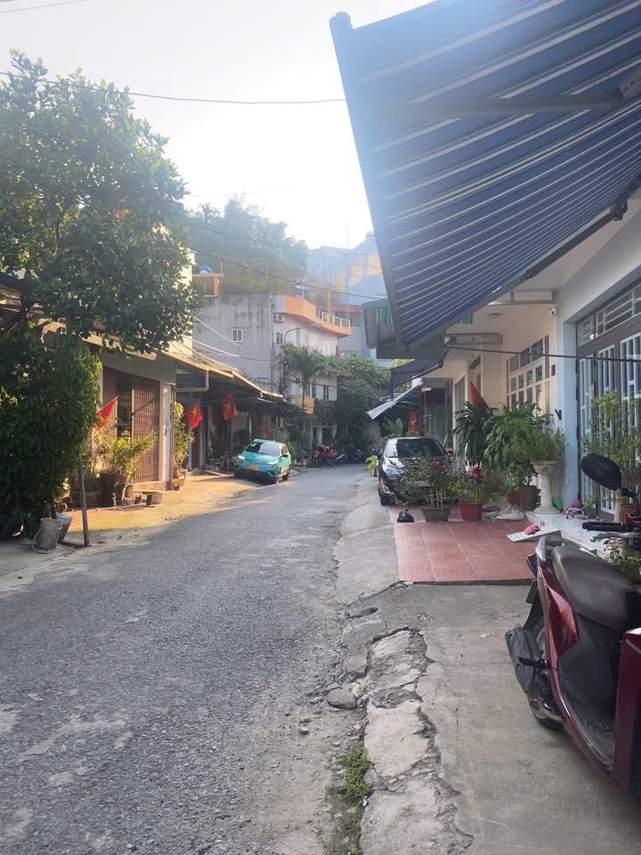 Nhà phố Cốc Lếu Lào Cai 78.2m² giá 2.38 tỷ - Chính chủ bán gấp!