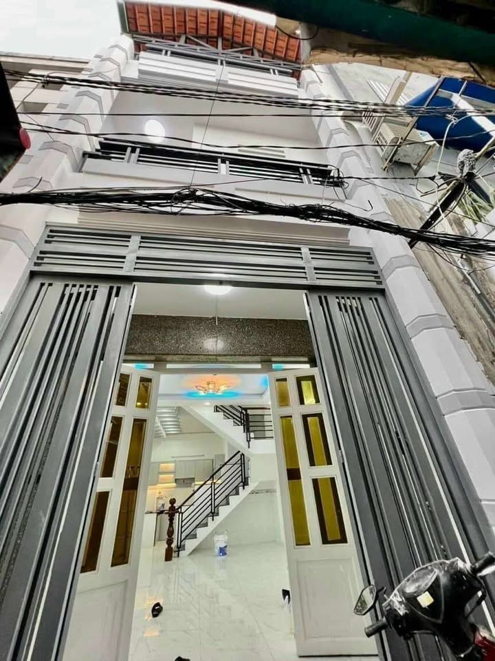 Nhà phố Âu Dương Lân Q8 38.85m² giá 4 tỷ - Hẻm thông thoáng, tiện ích bủa vây!