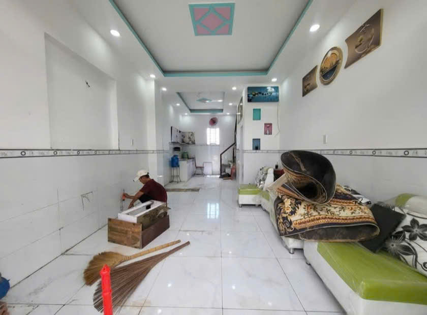 Nhà 2 tầng giá chỉ 600 triệu tại ấp 3, Đức Hòa Đông - Cơ hội đầu tư tuyệt vời!