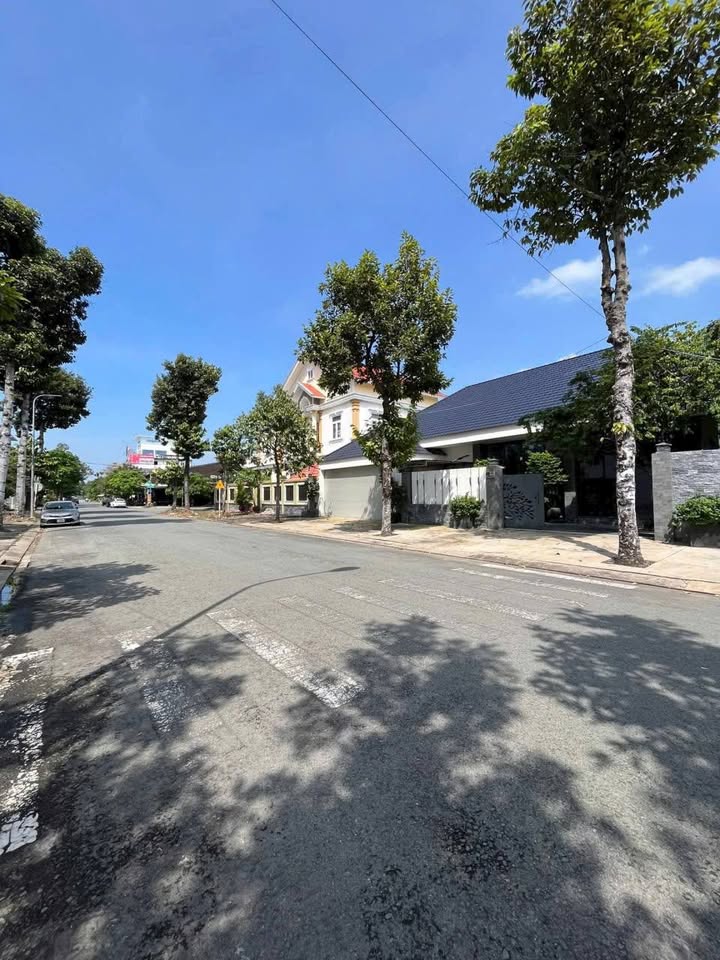 Biệt thự lô góc KDC Thái Dương Tân An 360m² giá 25 tỷ - Vị trí vàng phát triển!