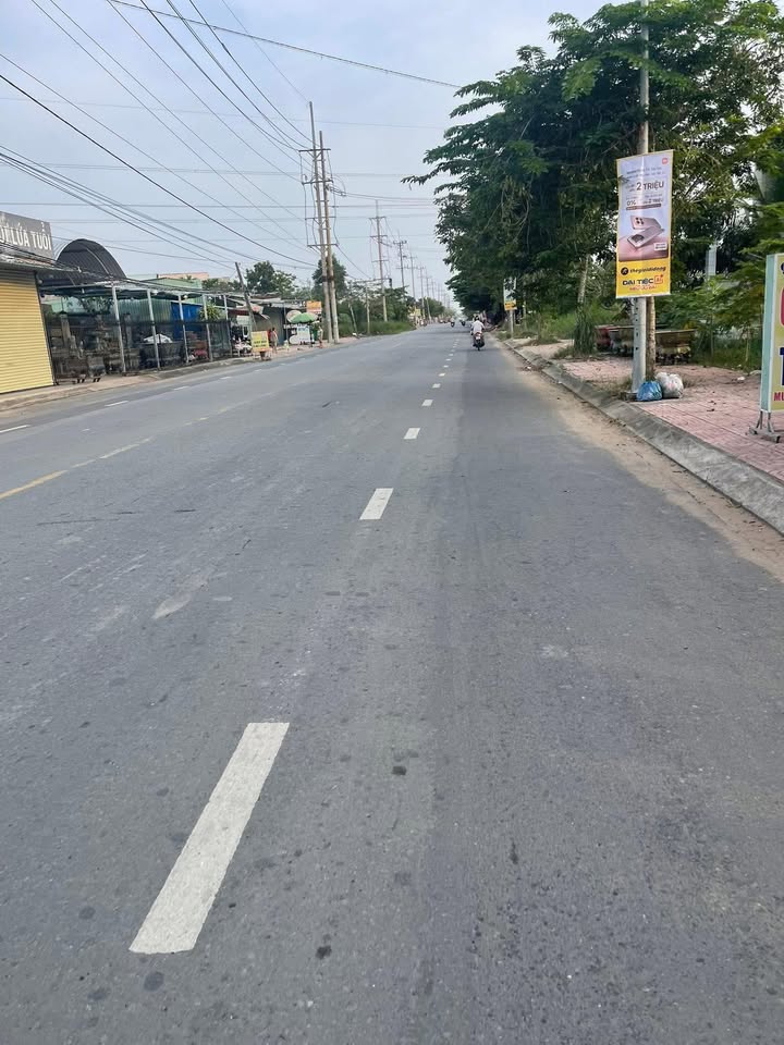 Đất thổ cư Cần Đước 180m² giá 3 tỷ - Sổ hồng chính chủ, mặt tiền Quốc lộ 50!