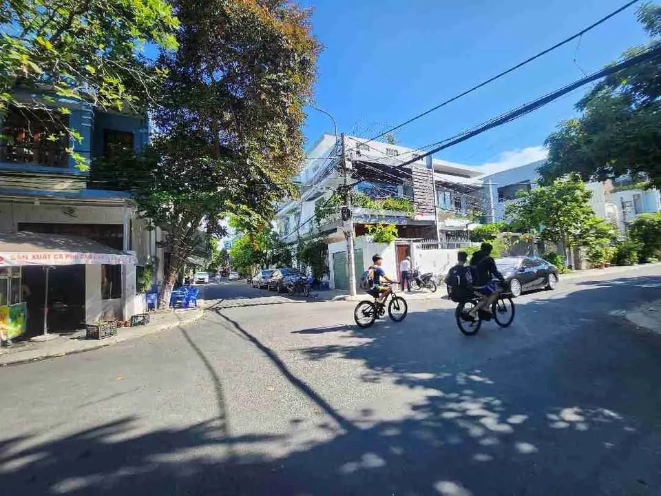 Bán gấp nhà mặt phố Dương Thưởng, Hòa Cường Bắc, 74m² chỉ 6.8 tỷ - Vừa ở vừa kinh doanh!