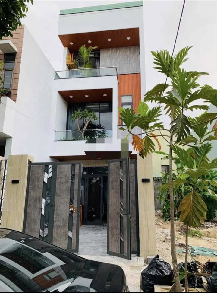 Nhà 3 tầng Đoàn Nguyên Tuấn, Hòa Xuân, Đà Nẵng 100m² - Giá chỉ 6.69 tỷ!